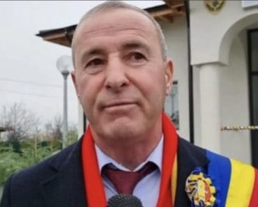 Se destramă „imperiul”! Primarul Sandu Tudor a rămas în Consiliul Local doar cu cele șase „mămăligi”! Opoziția boicotează ședința, iar primarul este târât în instanță