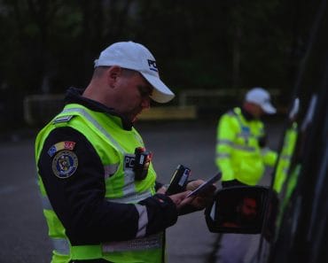 Tânăr de 25 de ani prins fără permis la Olari