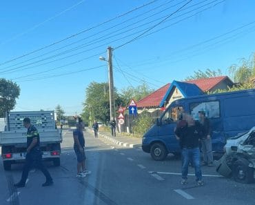 Accident la Călinești. O femeie a ajuns la spital