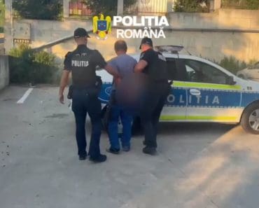 Bărbat din Sângeru beat criță și cu permisul suspendat încătușat de polițiști
