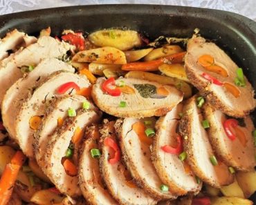 Cotlet de porc cu cartofi si morcovi la tava Cotlet de porc cu cartofi si morcovi la tava