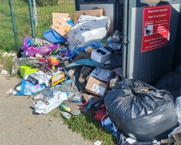 Primăria Blejoi, avertisment privind folosirea insulei ecologice din zona Albert. Cei care aruncă gunoi necorespunzător riscă sancțiuni Primăria Blejoi, avertisment privind folosirea insulei ecologice din zona Albert. Cei care aruncă gunoi necorespunzător riscă sancțiuni