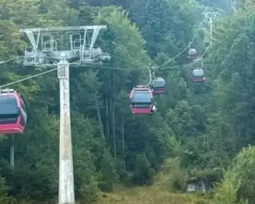 Telegondola Sinaia, oprită după deplasarea unui pilon. Cum pot ajunge turiștii la cota 2000 din Bucegi Telegondola Sinaia, oprită după deplasarea unui pilon. Cum pot ajunge turiștii la cota 2000 din Bucegi