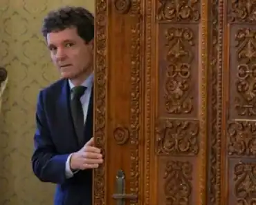 Nicușor Dan a început discuțiile cu partidele pentru desemnarea premierului. Grindeanu: „Suntem pregătiți să preluăm guvernarea”. Simion: ”Nu se poate fără AUR”. Bolojan: “Guvernul nou va trebui să continue măsurile de reducere a cheltuielilor”