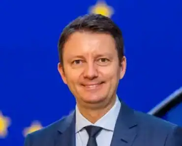 Ziua cea mare pentru Guvernul Siegfried Mureșan. Are nevoie de 233 de voturi pentru a trece de Parlament. Ce se întâmplă dacă este respins