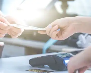 Jaf de 95 de milioane de euro cu ajutorul AI. Cum au reușit fraudatorii să păcălească o bancă Jaf de 95 de milioane de euro cu ajutorul AI. Cum au reușit fraudatorii să păcălească o bancă