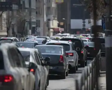 Șoferii, vizați de noi reguli de la 1 octombrie: rovinieta se calculează diferit și dispar taxele de pod