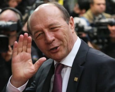 Băsescu critică strategia lui Nicușor Dan: „Dacă eram preşedinte, anunţam că aterizez la ora 22 şi la ora 24 mă întâlneam cu partidele”