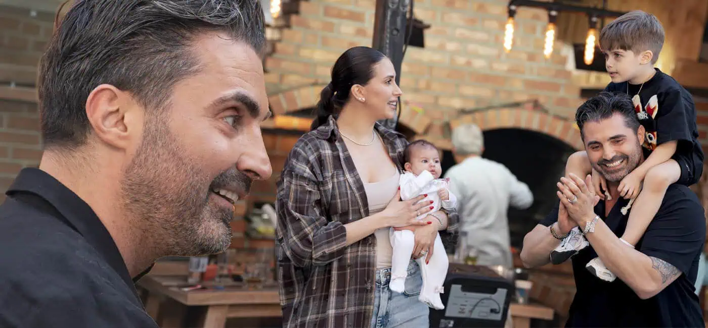 Pepe, tată cu patru copii, dezvăluie regulile după care își crește familia. Cum s-a schimbat viața artistului după venirea pe lume a Jessicăi Pepe, tată cu patru copii, dezvăluie regulile după care își crește familia. Cum s-a schimbat viața artistului după venirea pe lume a Jessicăi