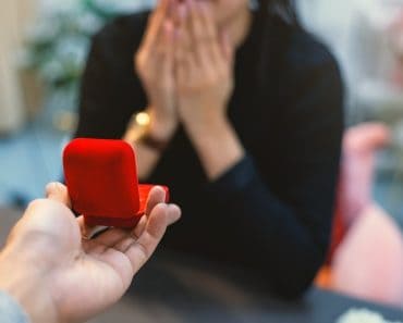 Îl iubea, dar nu voia să se mărite cu el. Ce a făcut o tânără după ce a fost cerută în căsătorie întrece orice imaginație Îl iubea, dar nu voia să se mărite cu el. Ce a făcut o tânără după ce a fost cerută în căsătorie întrece orice imaginație