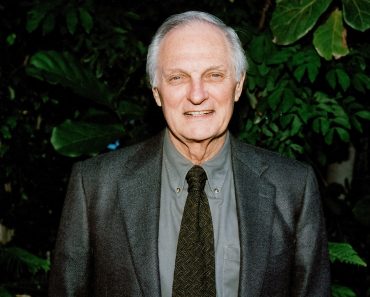 Și-a atacat soția în somn! Alan Alda, din „M*A*S*H”, spune că acesta a fost primul simptom al Parkinson-ului