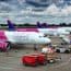 Alertă pe Aeroportul Otopeni. Un avion Wizz Air, cu peste 200 de persoane la bord, a revenit de urgență după decolare