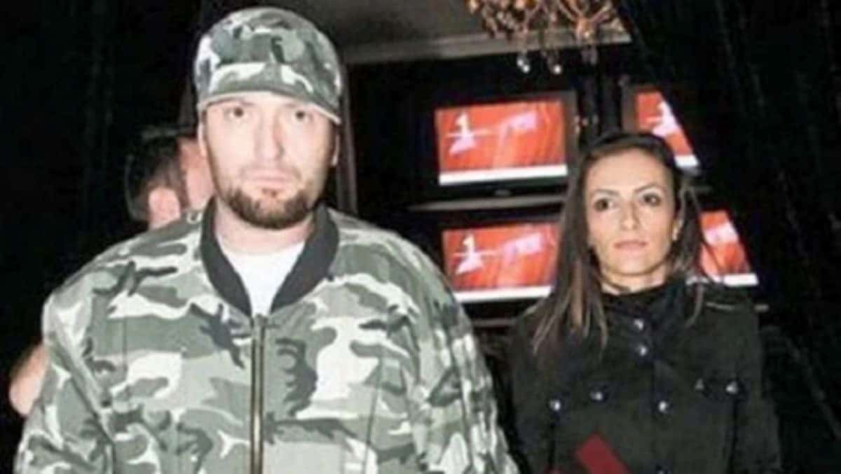 De ce s-a despărțit Cheloo de prima soție, Daniela Niculescu! Mărturisiri despre mariajul lor: „A plâns” De ce s-a despărțit Cheloo de prima soție, Daniela Niculescu! Mărturisiri despre mariajul lor: „A plâns”