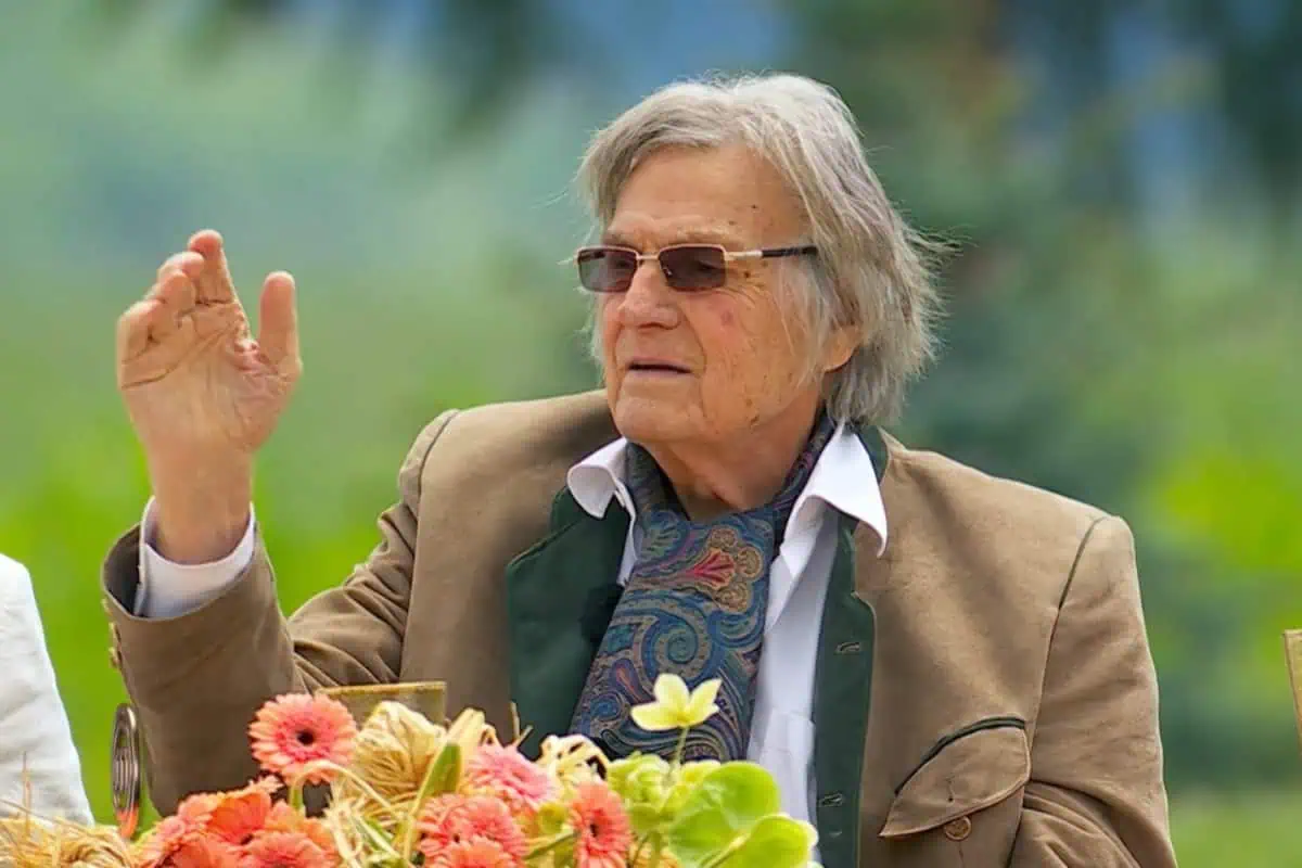 Florin Piersic, surpriză de proporții la MasterChef! Ce a făcut marele actor la 90 de ani, în fața concurenților Florin Piersic, surpriză de proporții la MasterChef! Ce a făcut marele actor la 90 de ani, în fața concurenților