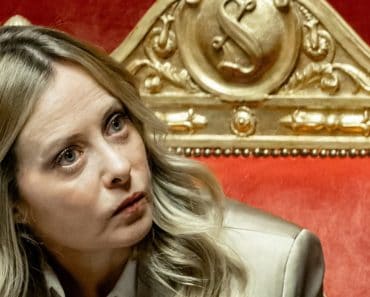 Discursul lui Meloni care a stârnit aplauze în Senat: „Nu-mi lipsesc tancurile rusești din Europa. Capitularea nu înseamnă pace”