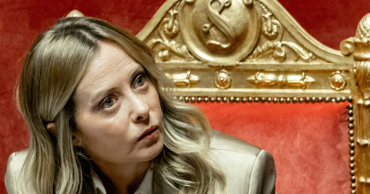 Discursul lui Meloni care a stârnit aplauze în Senat: „Nu-mi lipsesc tancurile rusești din Europa. Capitularea nu înseamnă pace”