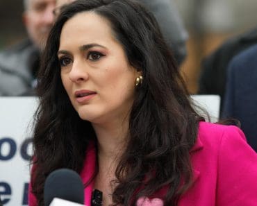 „De ce avem mai mulți gay decât femei în Guvern”. Diana Stoica (USR) a distribuit un mesaj controversat. Explicațiile sociologilor