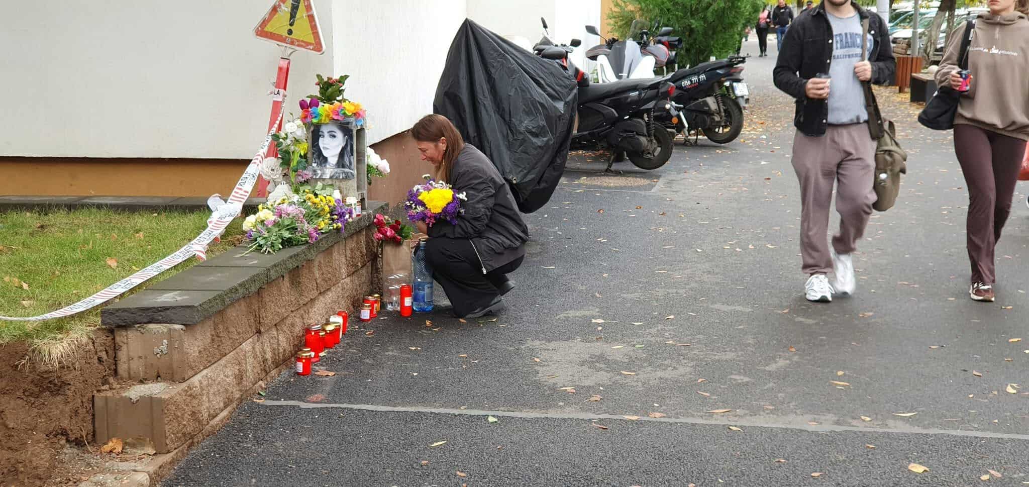 „Explozia mi-a băgat în mormânt fata însărcinată”. Lacrimi, durere și jandarmi la comemorarea unui an de la explozia din Rahova „Explozia mi-a băgat în mormânt fata însărcinată”. Lacrimi, durere și jandarmi la comemorarea unui an de la explozia din Rahova