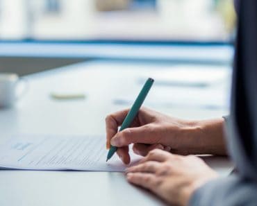 Locuiești la altă adresă decât cea din buletin? Ce document trebuie să reînnoiești periodic chiar dacă nu te muți
