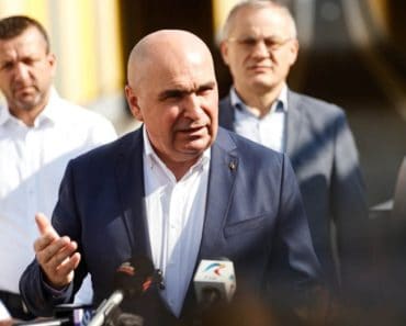 Val de demisii: demnitarii PNL renunță la funcții, la cererea partidului, înaintea votului pentru guvernul Luca Niculescu