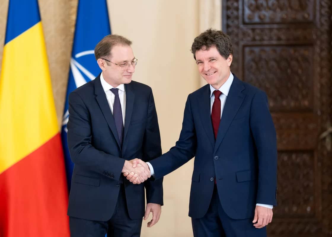 Guvernul Luca Niculescu a fost votat de Parlament după ce Grindeanu i-a tăiat microfonul lui Bolojan