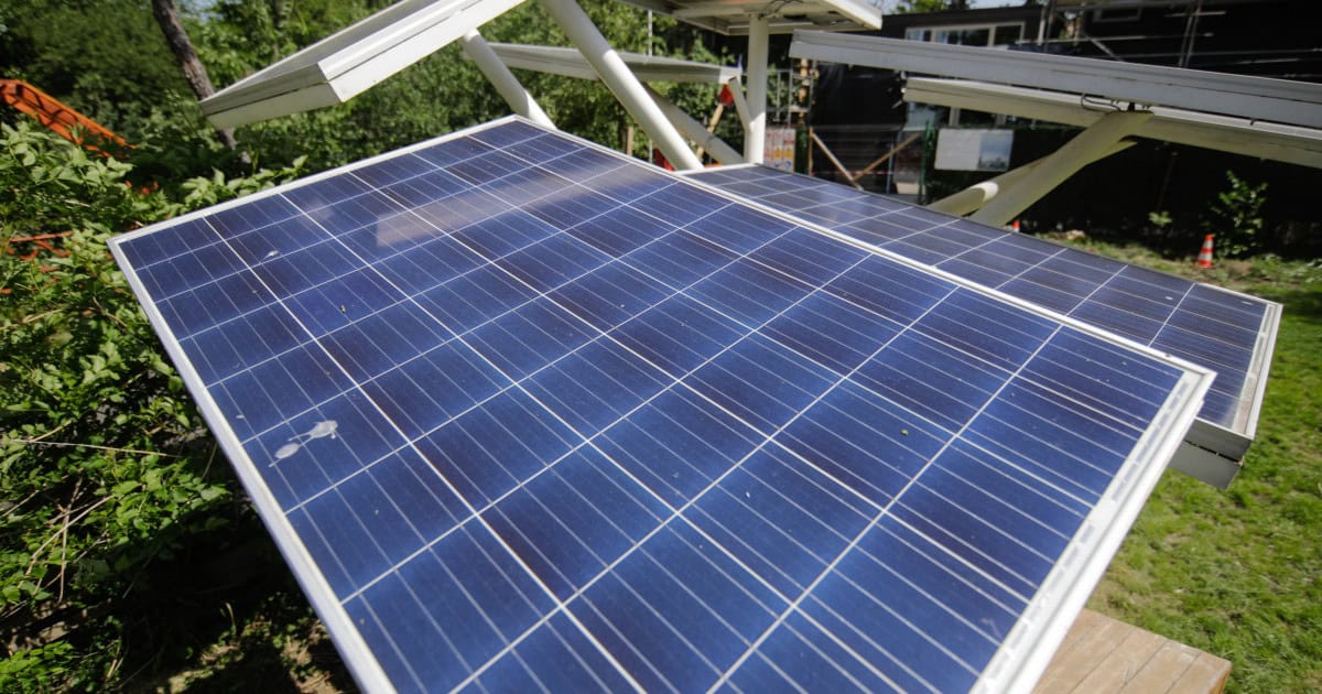 Prosumatorii, îndemnați să nu mai vândă ieftin energia către furnizori: „Dacă nu este plătită corect, o păstrăm și o consumăm”