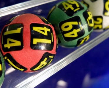 S-a câștigat marele premiu la Loto 6/49. Cât a costat și unde s-a jucat biletul norocos
