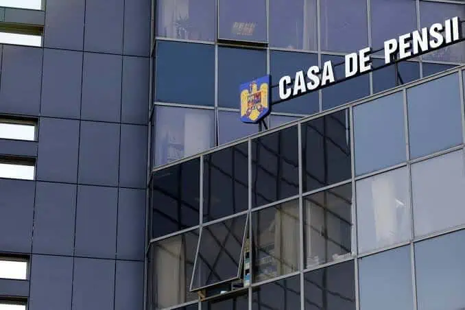 A apărut o aplicație care îți arată vechimea în muncă și îți estimează pensia. Platforma permite și descărcarea unor documente, direct de pe telefon A apărut o aplicație care îți arată vechimea în muncă și îți estimează pensia. Platforma permite și descărcarea unor documente, direct de pe telefon
