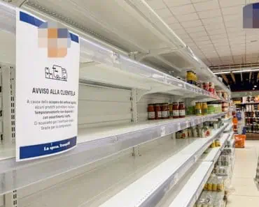 Criză majoră în Italia! Rafturile din supermarketuri sunt goale, numeroase benzinării au rămas fără combustibil. Și pacienții care au nevoie de dializă sunt foarte afectați Criză majoră în Italia! Rafturile din supermarketuri sunt goale, numeroase benzinării au rămas fără combustibil. Și pacienții care au nevoie de dializă sunt foarte afectați