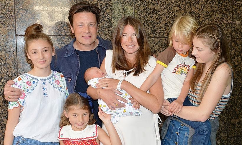 Soția lui Jamie Oliver, mărturisiri despre viața cu autism și ADHD! „E doar ceva ce îți consumă toată energia” Soția lui Jamie Oliver, mărturisiri despre viața cu autism și ADHD! „E doar ceva ce îți consumă toată energia”