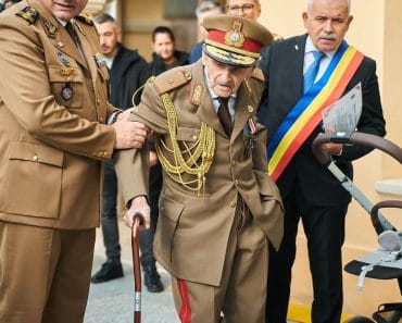 Secretul românului care a împlinit 111 ani! Ce face în fiecare zi pentru a-și păstra mintea ageră