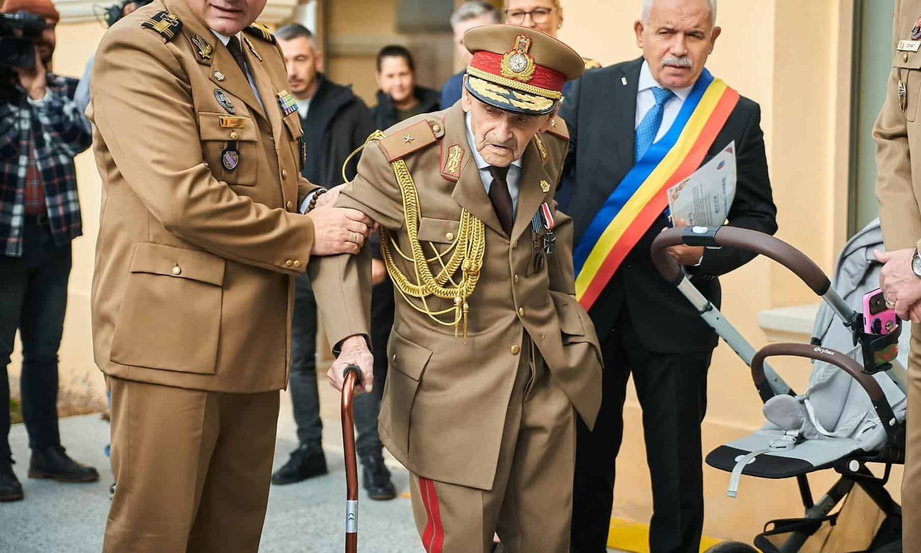 Secretul românului care a împlinit 111 ani! Ce face în fiecare zi pentru a-și păstra mintea ageră Secretul românului care a împlinit 111 ani! Ce face în fiecare zi pentru a-și păstra mintea ageră