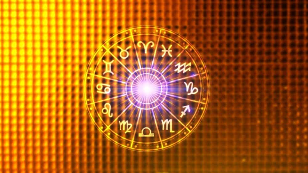 Horoscop vineri, 30 octombrie. Racii sunt îndemnați să facă primul pas, Fecioarele revăd persoane din trecut, Peștii primesc recompense neașteptate