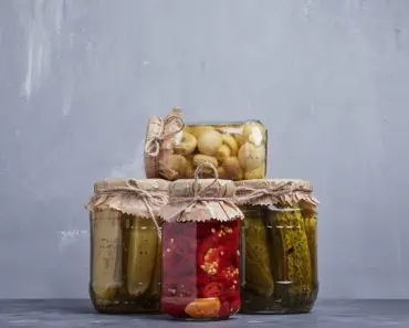 Ce nu trebuie să faci niciodată când pui murături pentru iarnă. Ingredientul care poate strica totul Ce nu trebuie să faci niciodată când pui murături pentru iarnă. Ingredientul care poate strica totul