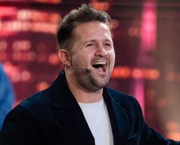 Robert Tudor, pus la zid după ce s-a aflat cât ar costa casa sa! Cum le-a răspuns magicianul celor care îl întreabă de unde are bani: „Mai trebuie să mă justific?” Robert Tudor, pus la zid după ce s-a aflat cât ar costa casa sa! Cum le-a răspuns magicianul celor care îl întreabă de unde are bani: „Mai trebuie să mă justific?”