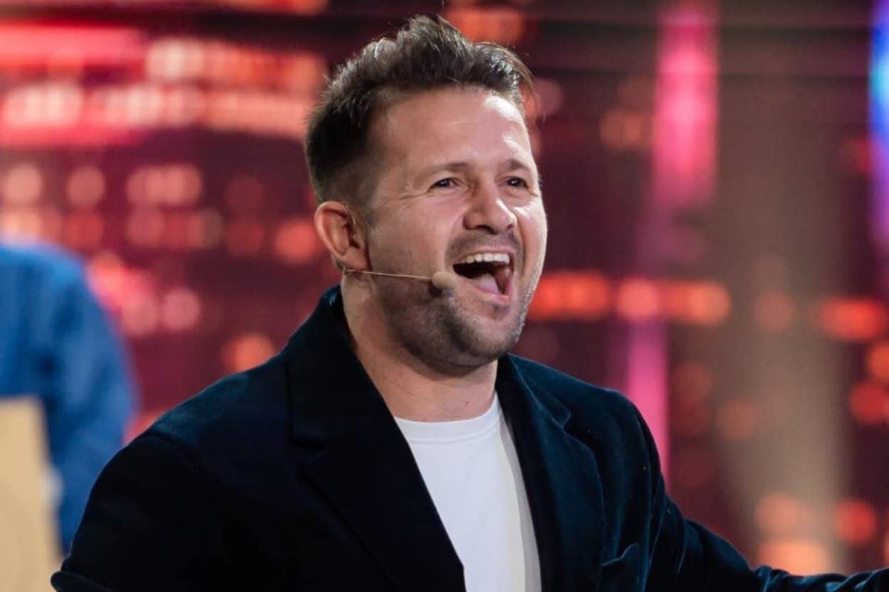 Robert Tudor, pus la zid după ce s-a aflat cât ar costa casa sa! Cum le-a răspuns magicianul celor care îl întreabă de unde are bani: „Mai trebuie să mă justific?” Robert Tudor, pus la zid după ce s-a aflat cât ar costa casa sa! Cum le-a răspuns magicianul celor care îl întreabă de unde are bani: „Mai trebuie să mă justific?”