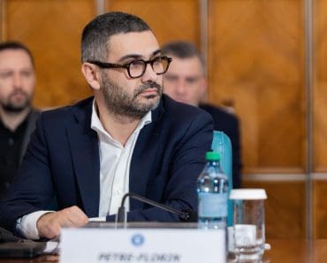 Vești bune pentru pensionari! Cine primește ajutoare de până la 500 de lei în decembrie și cu cât ar putea crește pensiile în 2027