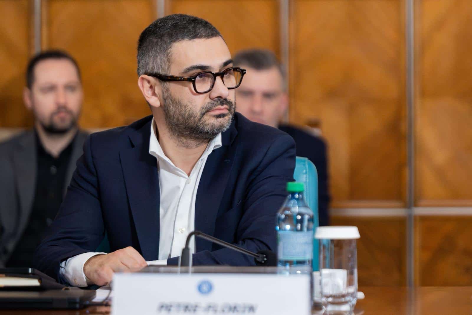 Vești bune pentru pensionari! Cine primește ajutoare de până la 500 de lei în decembrie și cu cât ar putea crește pensiile în 2027