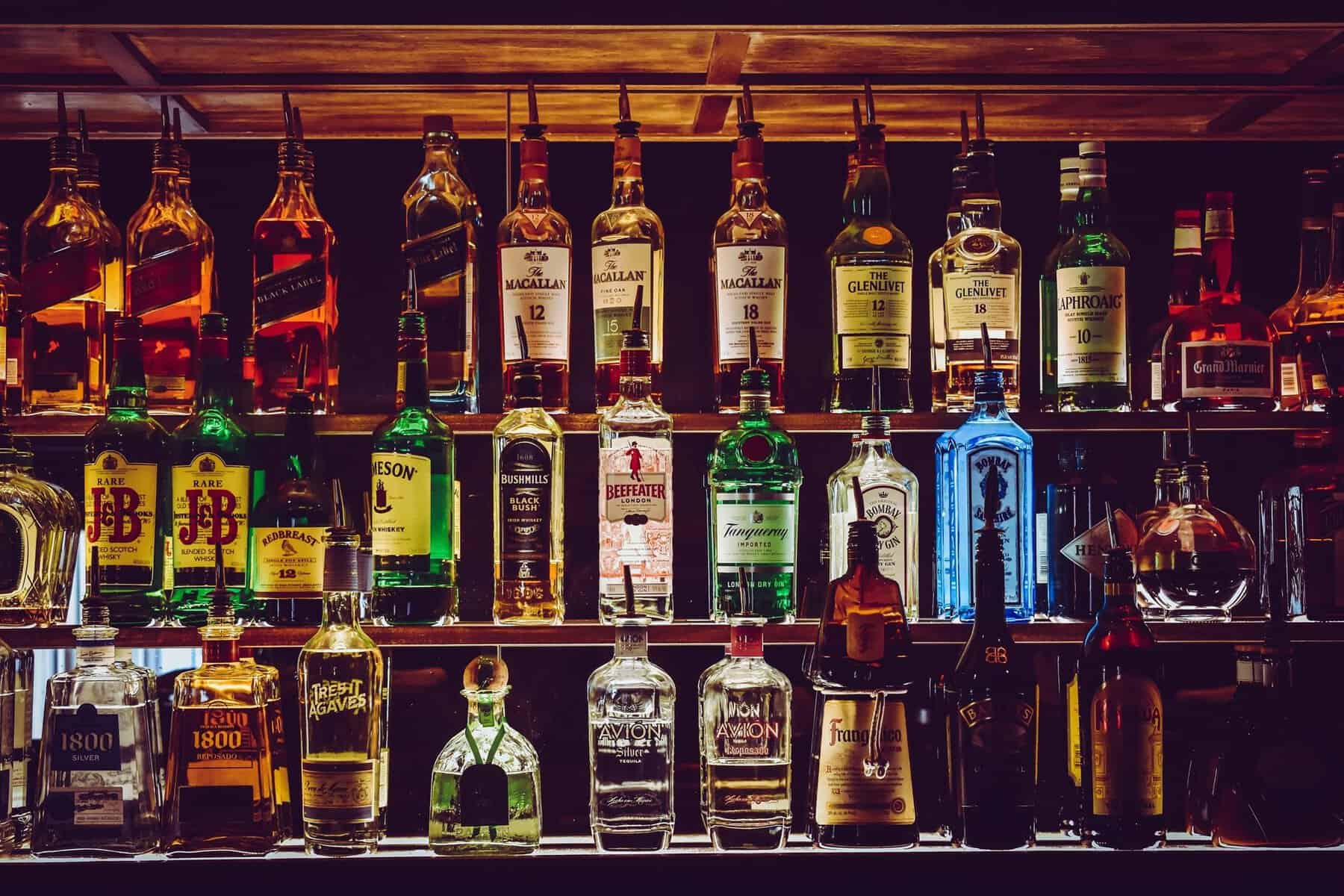 Băutura alcoolică ce poate crește riscul de cancer de sân. Medicii spun că ar trebui evitată, deși mulți români o preferă