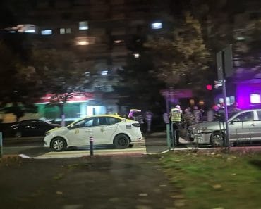 Două accidente în lanț pe Bulevardul Republicii din Ploiești! Un șofer băut a provocat o coliziune, iar altul, distras de accident, a lovit o femeie, pe trecere Două accidente în lanț pe Bulevardul Republicii din Ploiești! Un șofer băut a provocat o coliziune, iar altul, distras de accident, a lovit o femeie, pe trecere