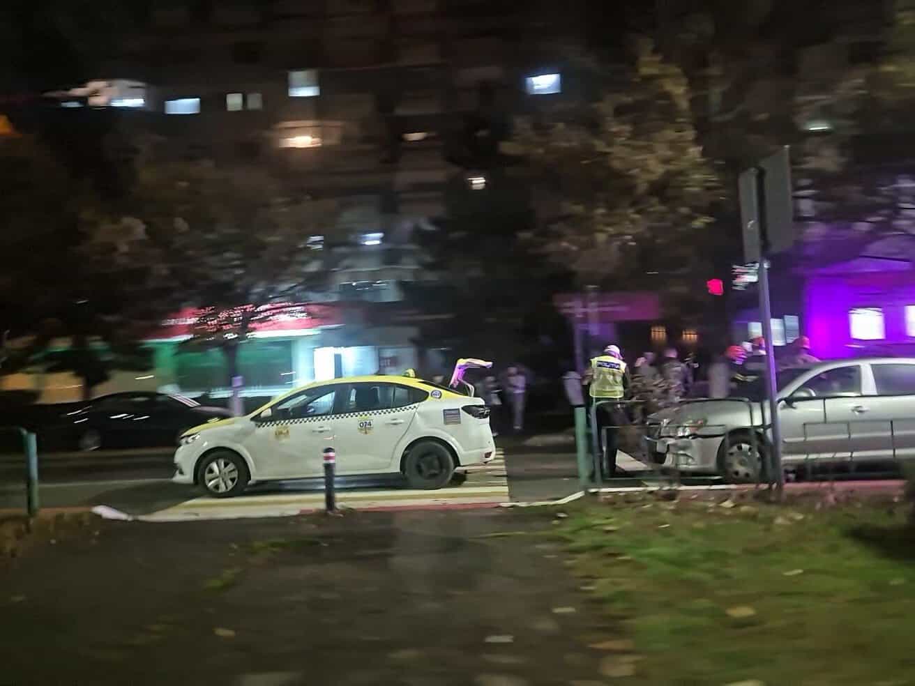 Două accidente în lanț pe Bulevardul Republicii din Ploiești! Un șofer băut a provocat o coliziune, iar altul, distras de accident, a lovit o femeie, pe trecere