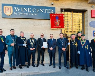 Ploieștiul intră pe harta Ținutului Vinului: s-a deschis primul Wine Center. Virgil Nanu, prezent la inaugurare Ploieștiul intră pe harta Ținutului Vinului: s-a deschis primul Wine Center. Virgil Nanu, prezent la inaugurare
