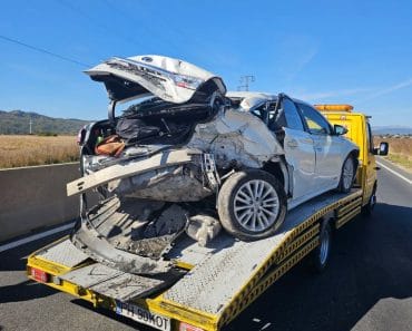 Accident în lanț pe DN1, la Bănești. Trei vehicule au fost implicate, iar o femeie a ajuns la spital