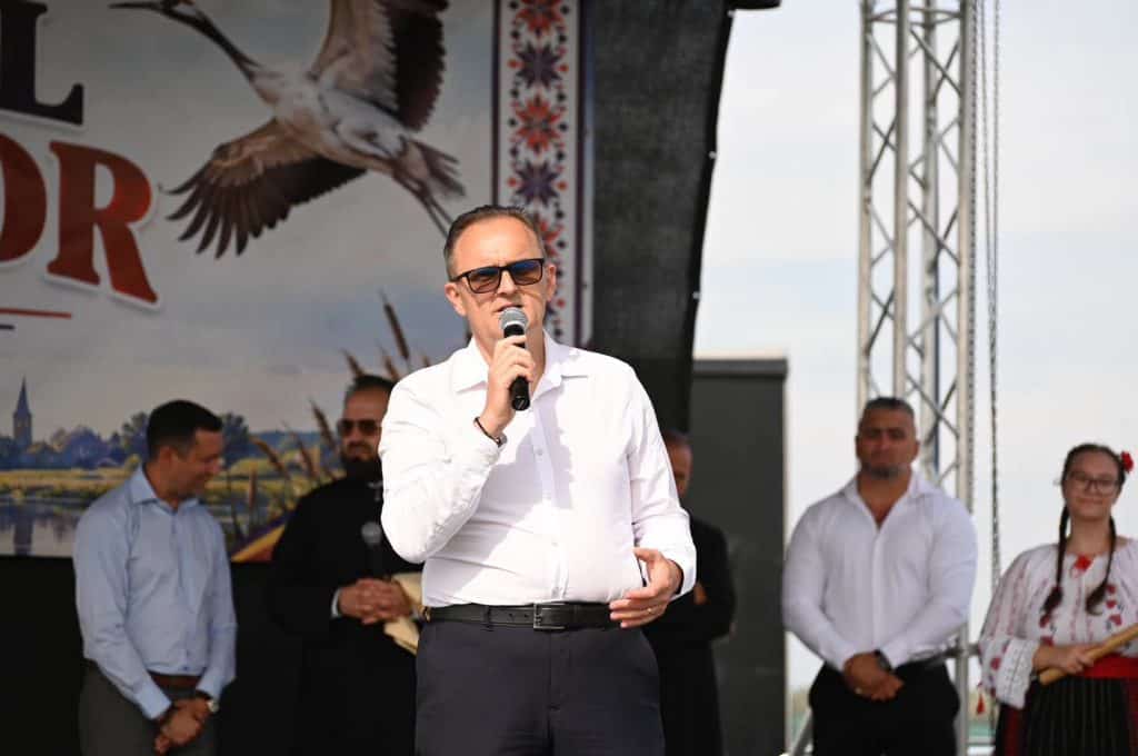Virgil Nanu, mesaj de Sfânta Parascheva pentru prahoveni: „Vă doresc sănătate, liniște în case și oameni dragi aproape”