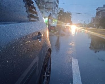 Accident în Ploiești, lângă Hale. O femeie a fost lovită de mașină
