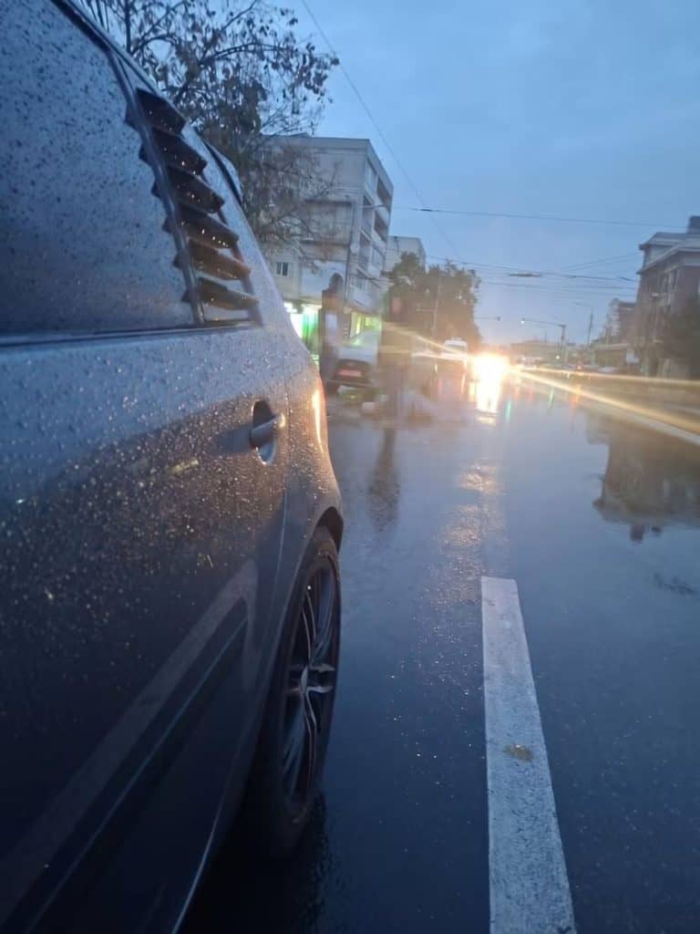 Accident în Ploiești, lângă Hale. O femeie a fost lovită de mașină