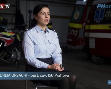 Dincolo de uniformă: Andreia Ursachi, vocea ISU Prahova, dezvăluie provocările unei meserii în care fiecare secundă contează Dincolo de uniformă: Andreia Ursachi, vocea ISU Prahova, dezvăluie provocările unei meserii în care fiecare secundă contează