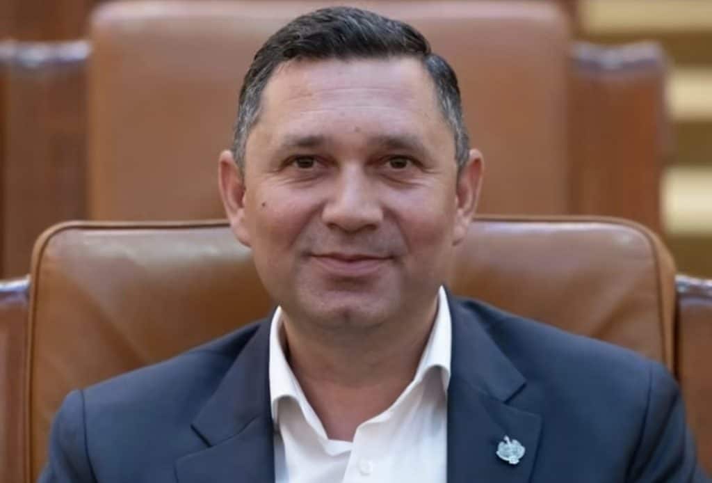 Bogdan Toader pune punct speculațiilor despre cine conduce Guvernul: „Premierul este Luca Niculescu, punct!” Mesaj tranșant pentru cei care fac politică pe Facebook
