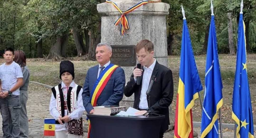 Festivalul de Poezie Tânără „Ienăchiță Văcărescu”, la a V-a ediție. Elevi din Prahova și Republica Moldova, înscriși în concurs