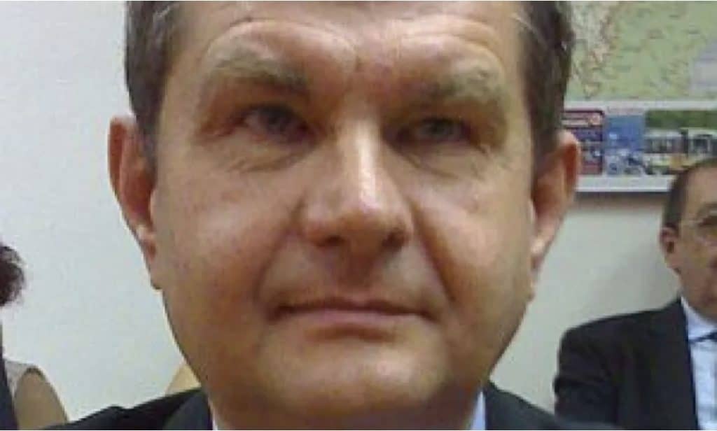 Scandalul tabloului de Grigorescu îl aduce în prim-plan pe Florin Sicoie, directorul Muzeului de Artă de zeci de ani și fost consilier PNL. Reclamă lipsa fondurilor, dar uită de abuzurile pe care le-a comis de-a lungul anilor